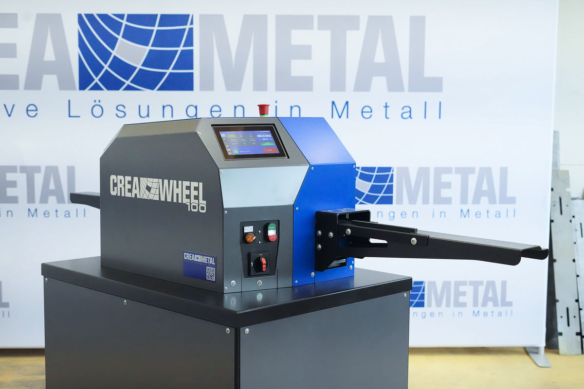 CREA-WHEEL 100 Richtmaschine für Flachstahl sowie Rund- und Vierkantmaterial auf Maschinenuntergestell mit Ein- und Auslaufschienen