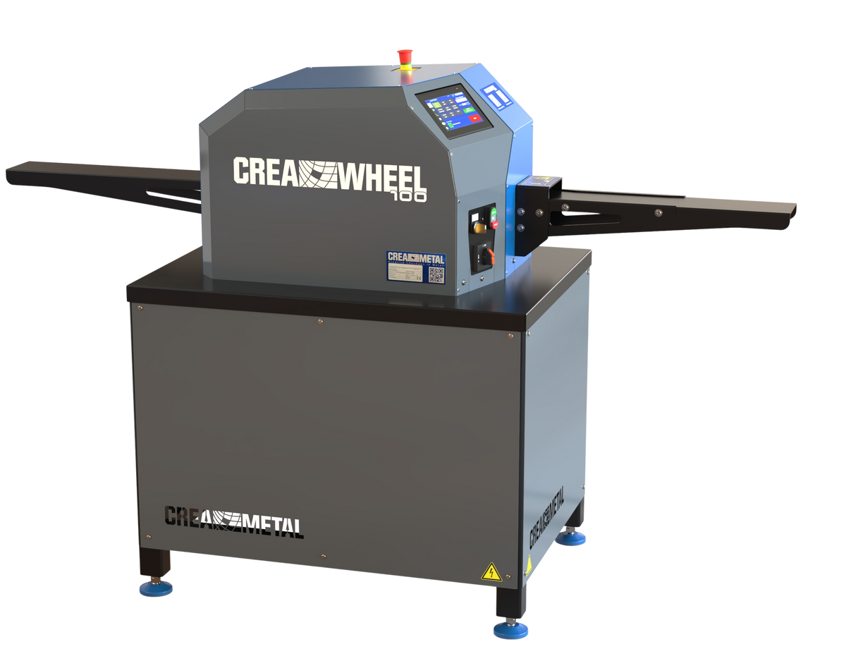 CREA-WHEEL 100 von CREAMETAL aus gegenüberliegender Perspektive mit digitalem Bedienfeld, Stahlführungen und stabilem Untergestell.